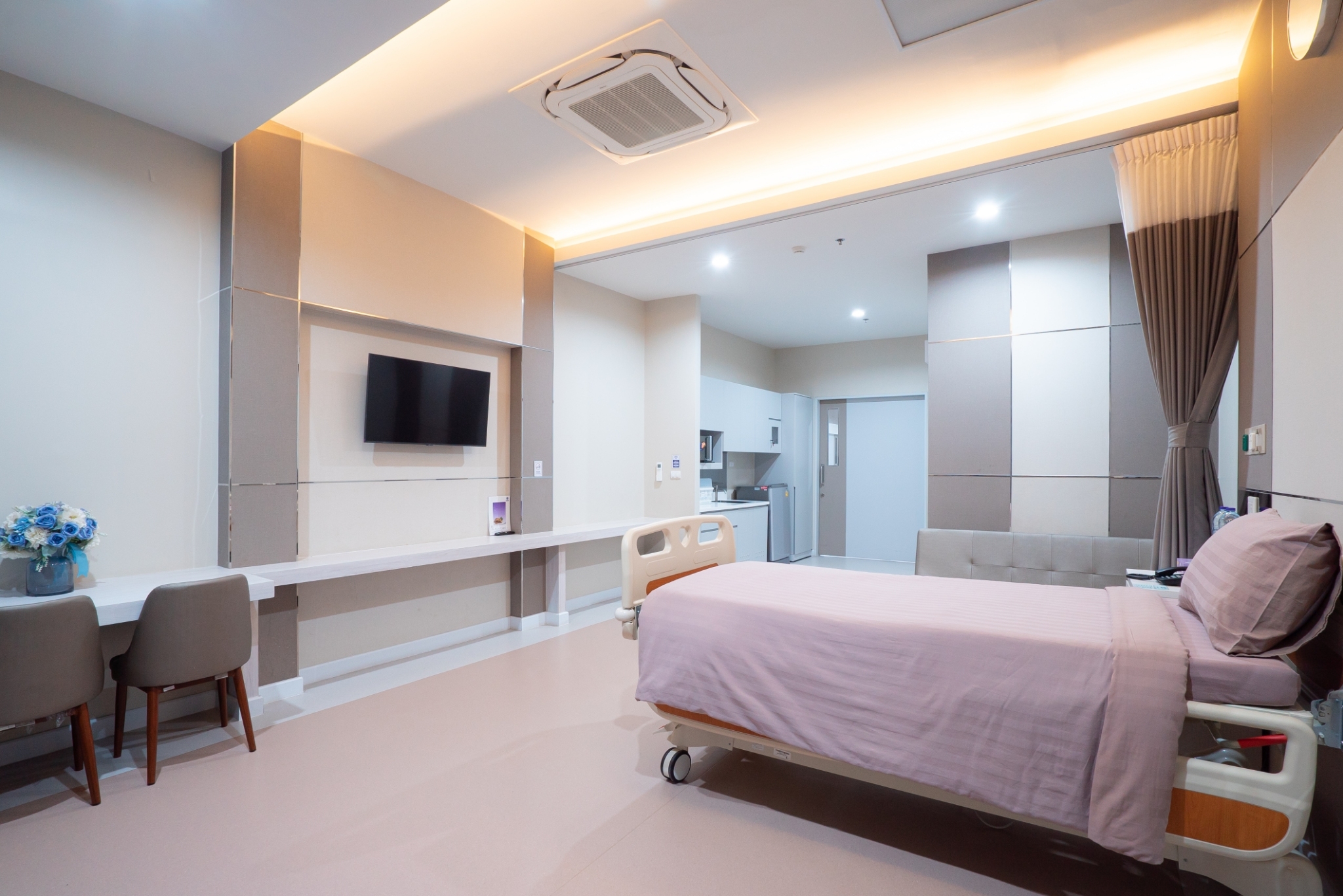 Lanexang Room — patient room at KIH Vientiane